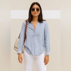 Vince Blue/White Striped
Long Sleeve 2-Button 1/4 Down Shirt Size 8